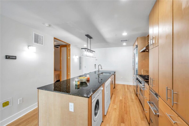 Building Photo - 1208 E Kennedy Blvd