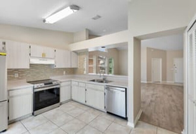 Building Photo - 8821 Parliament Ct