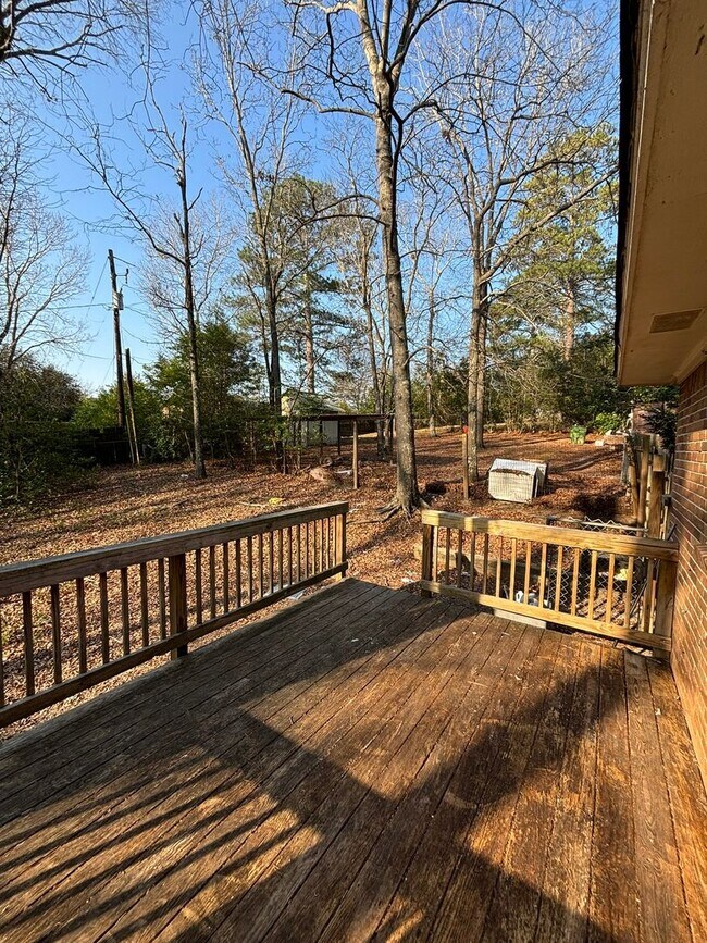 Building Photo - Charming 3 Bed, 1 Bath Home | Available June 22