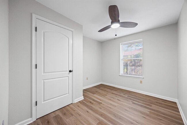 Building Photo - 2604 Canterbury St