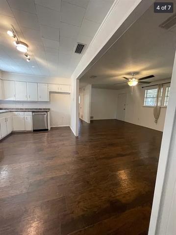 Building Photo - 403 Live Oak St