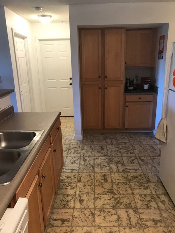 Building Photo - 1011 Harts Cove Way