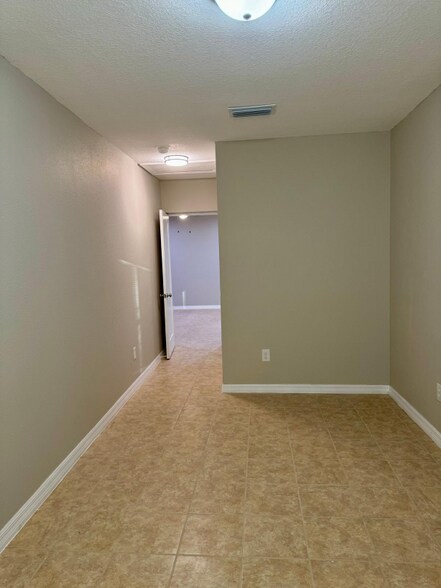 Building Photo - 197 Dairy Rd