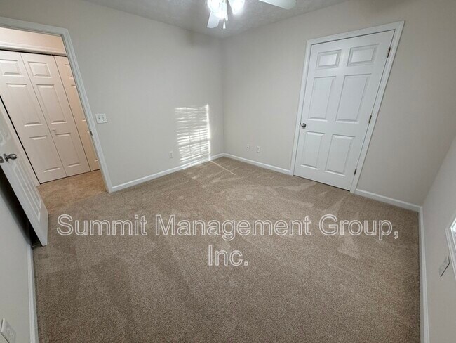 Building Photo - 155 Shadowbrook Trce