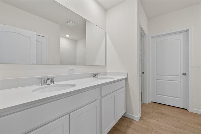 Building Photo - 2893 House Finch Rd