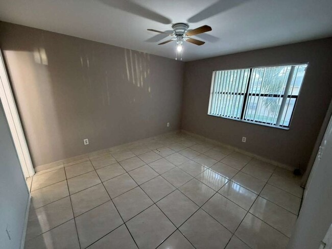 Building Photo - NICE UNIT FOR RENT!!! 2/2 EXCELLENT LOCATION!!