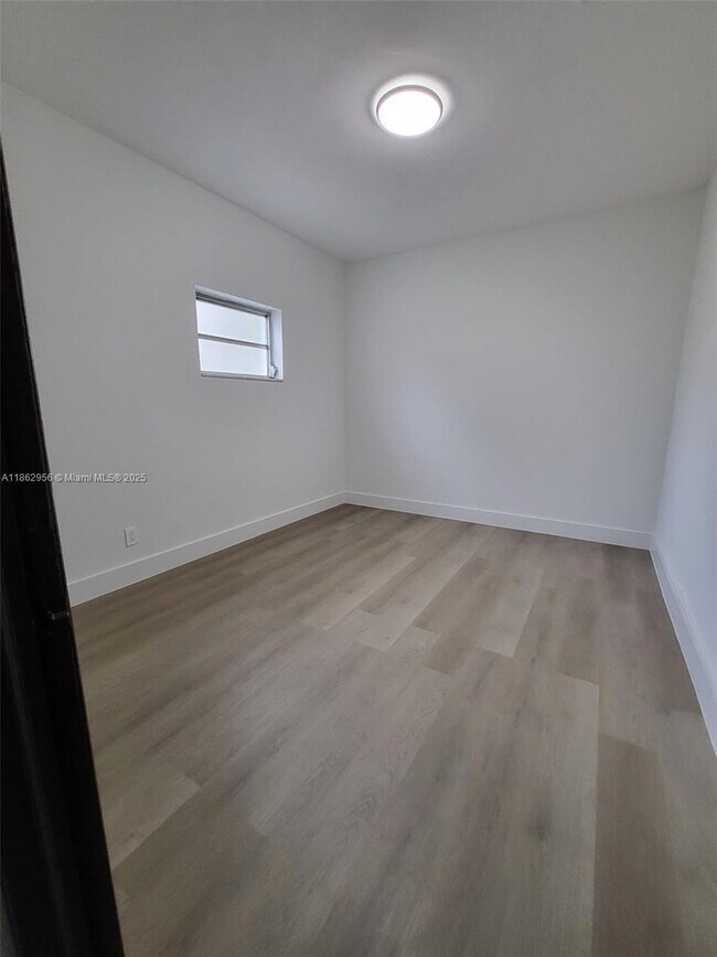 Building Photo - 816 NE 91st Terrace