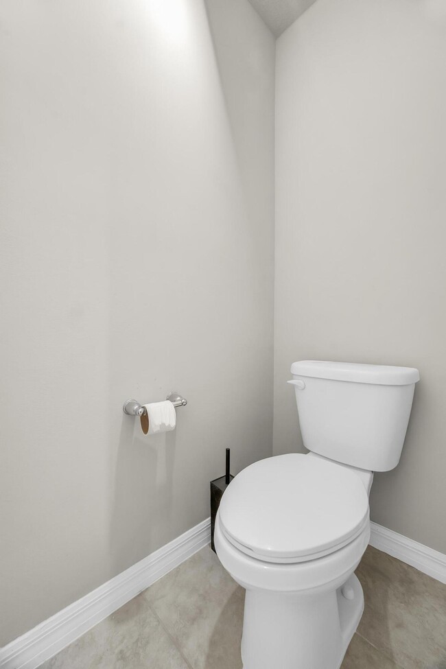 Building Photo - 3550 San Bernardino Wy