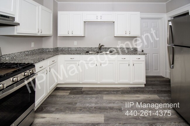 Building Photo - 9903 Sladden Ave