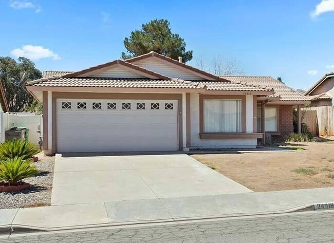 Primary Photo - 24018 Royale St