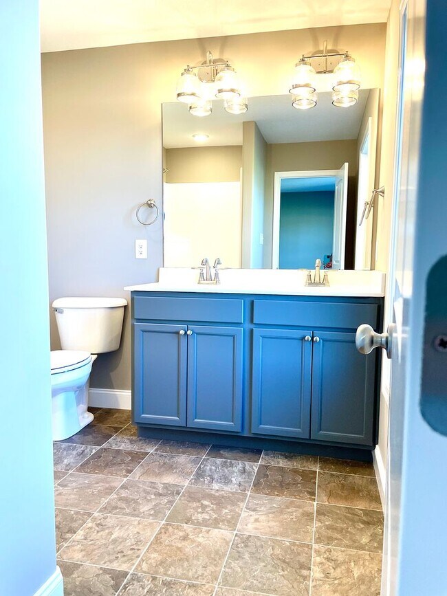 Building Photo - Beautiful New Build iN Fountain City