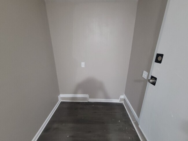 Building Photo - COMING SOON! RARE 5 BEDROOM HOME IN SOUTH OKC / MOORE SCHOOLS!
