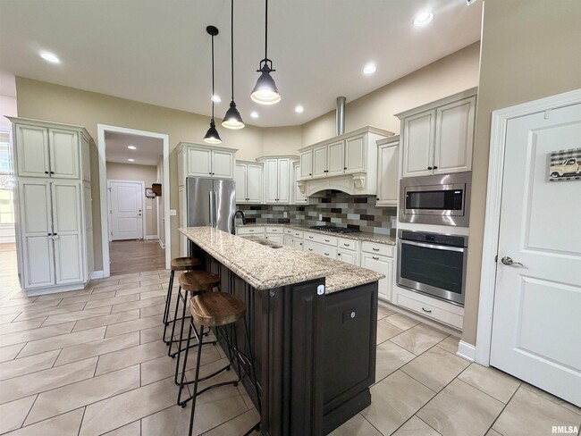 Building Photo - 1805 Blue Stone Dr