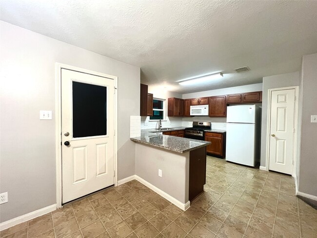 Building Photo - 6415 Mountain Pines Ln