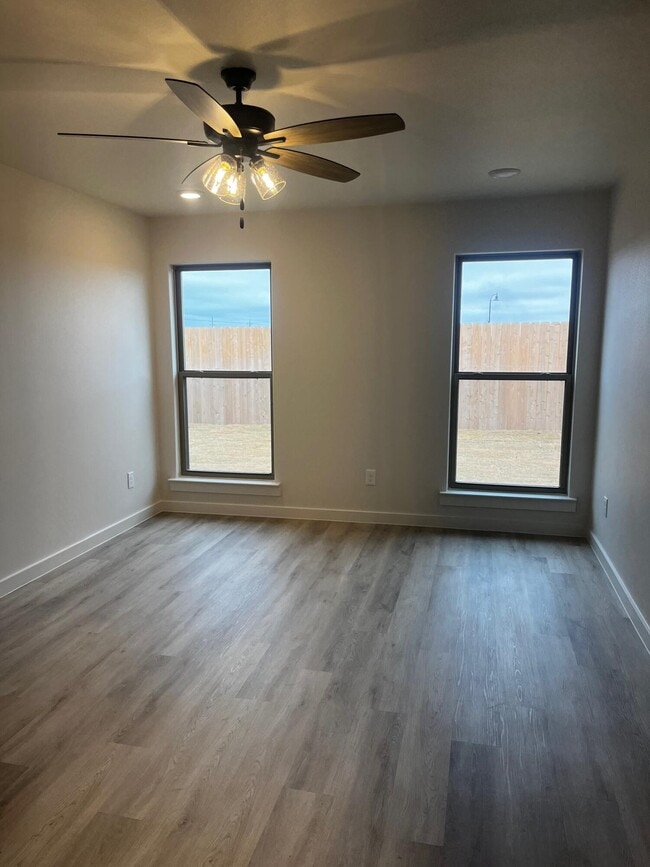 Building Photo - 2016 Cottonwood Ave