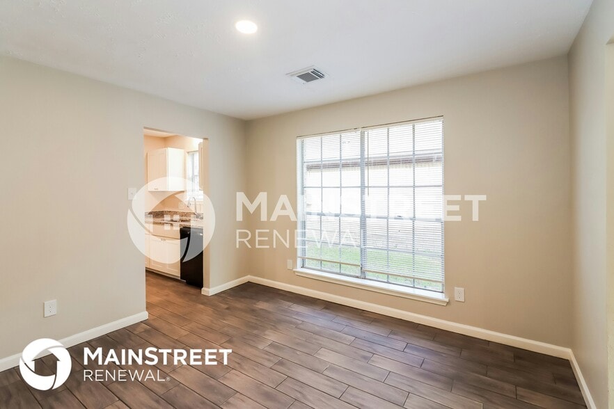 Building Photo - 2307 Hammerwood Dr