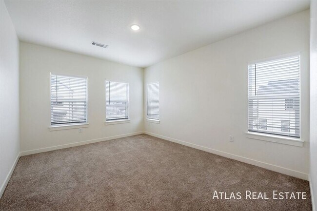 Building Photo - 653 Coney Aly