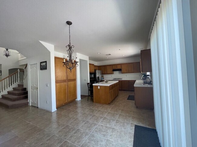 Building Photo - EASTVALE GREAT NEIGHBORHOOD- 4+2.5 EXECUTIVE HOME, QUIET NEIGHBORHOOD - AVAILABLE NOW!!! ONLY 1 G...