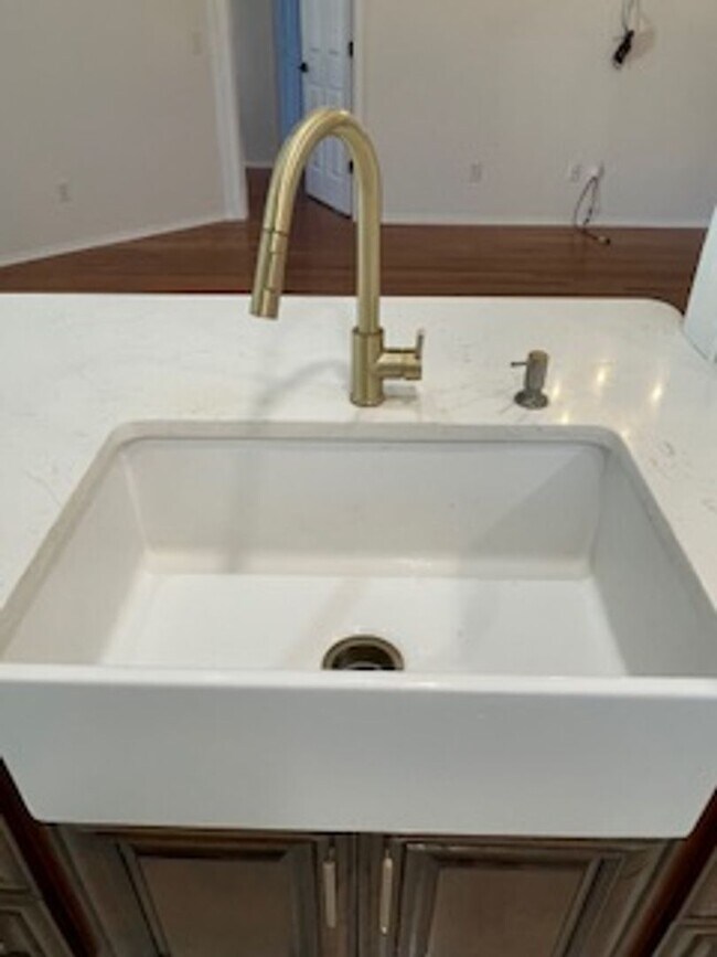 Building Photo - Carrollwood area , Andover Community , 3 Bedroom 2 Bath with beautiful Outdoor Living space. For ...