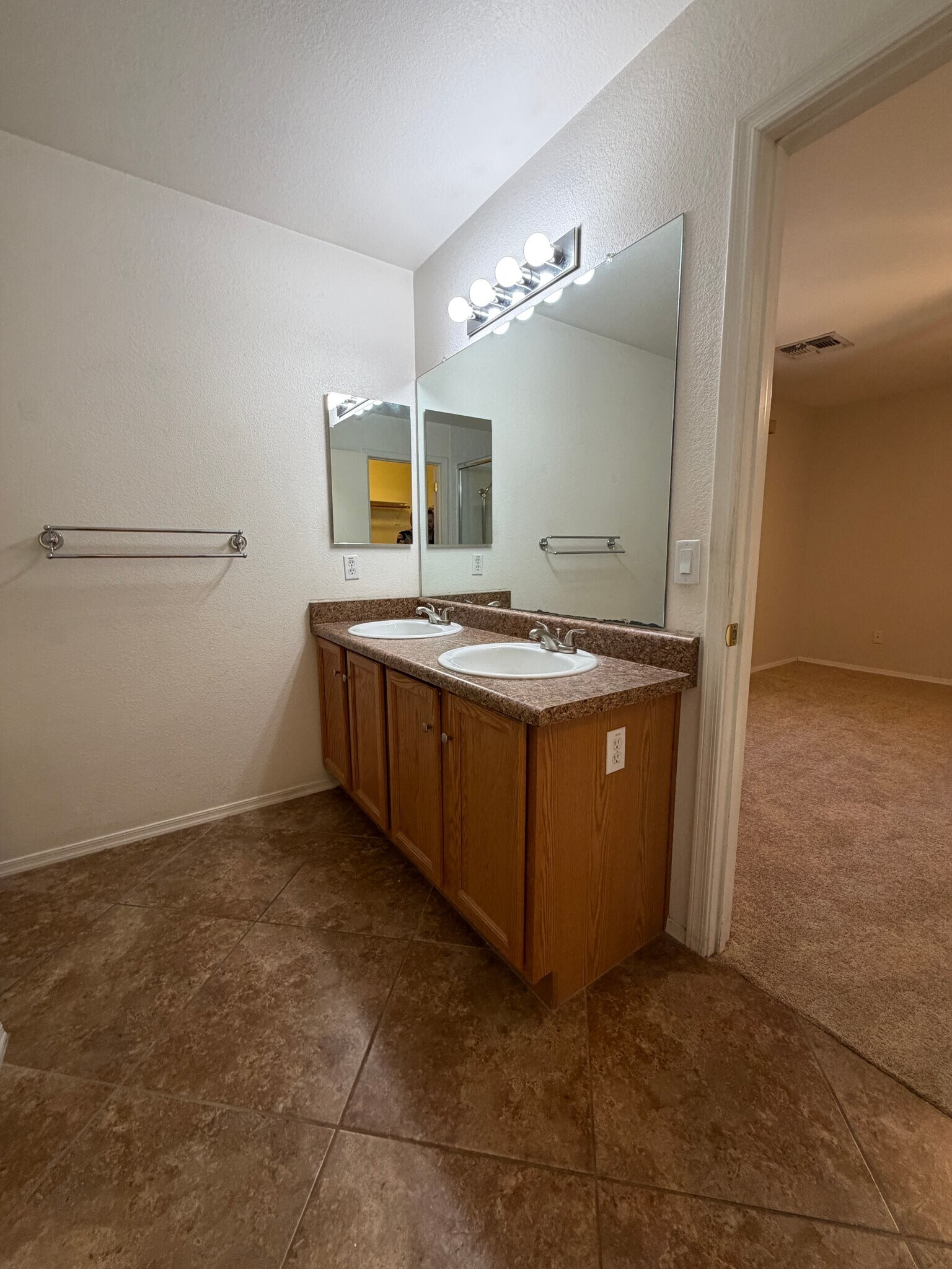 Building Photo - 11402 W Hutton Dr