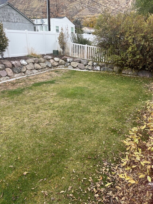 Building Photo - Beautiful Home in the Heart of Provo!