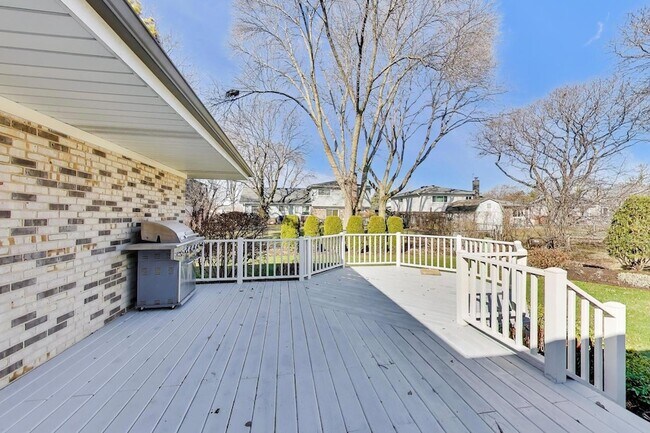 Building Photo - 2616 N Dryden Pl