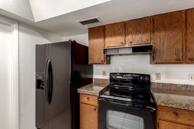 Building Photo - Location, Location, Location!