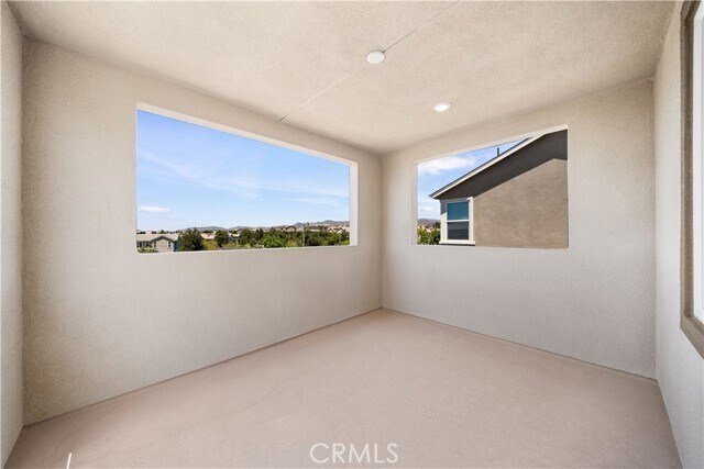 Building Photo - 410 Lobata