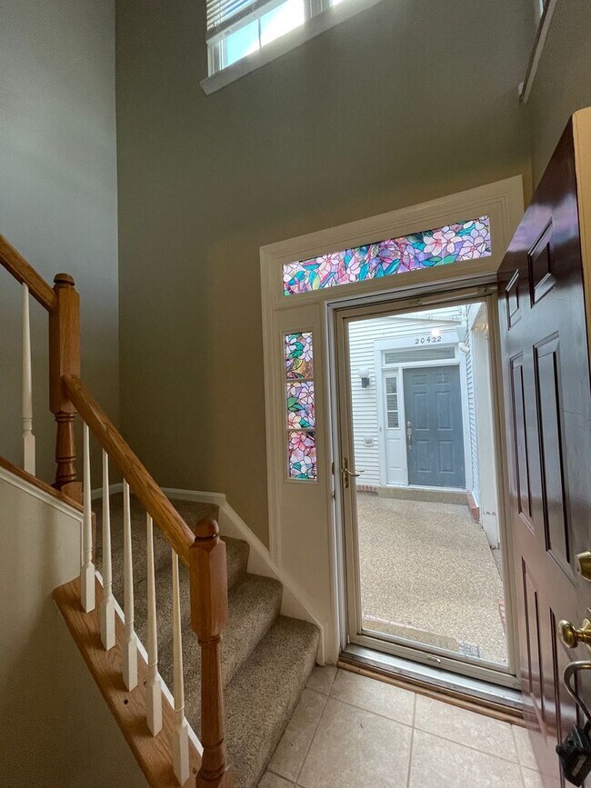 Building Photo - Beautiful 3 Bed 2.5 Bath Interior Townhome In Ashburn Village