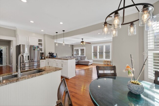 Building Photo - Elegant & Spacious Home Available in Church Point