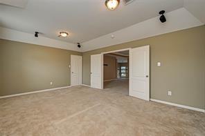 Building Photo - 26619 Richwood Oaks Dr
