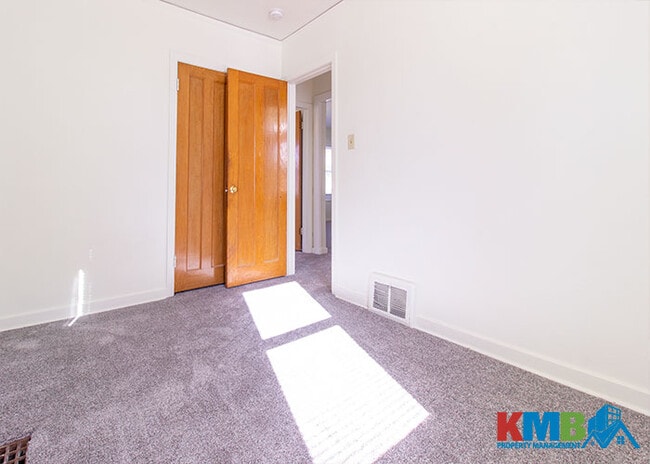 Building Photo - 839 14th St NE