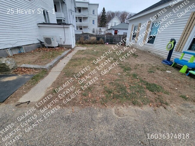 Building Photo - Super Spacious 4 bedroom 2 bath 2 levels o...