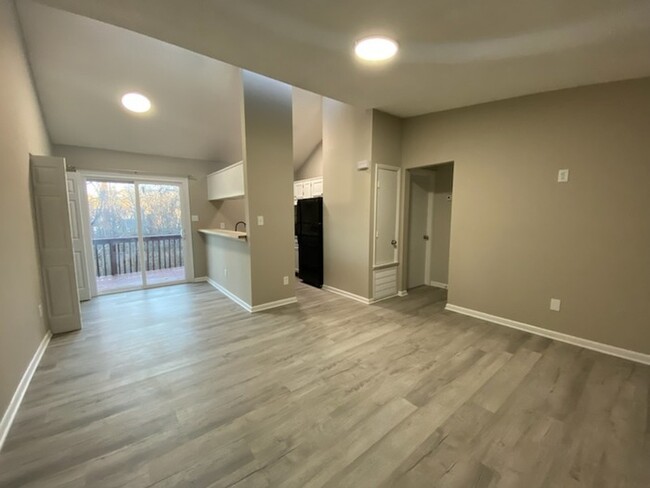 Building Photo - Newly renovated two-bedroom home in Charlotte