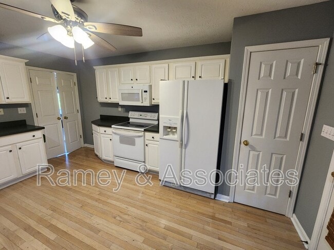 Building Photo - 10828 Glenway Pl