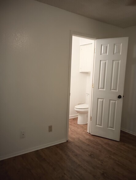 Building Photo - 1405 Chapelwood Dr