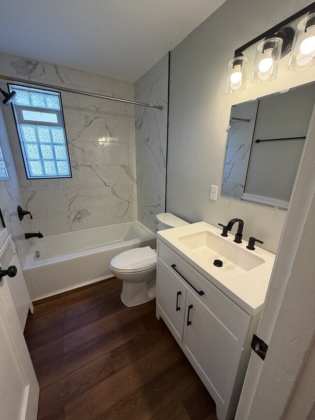 Building Photo - 1219 Franklin Ave