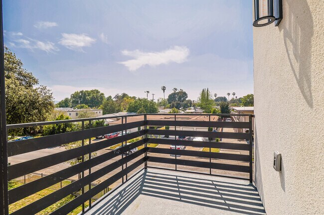 Building Photo - 5932 Lemp Ave