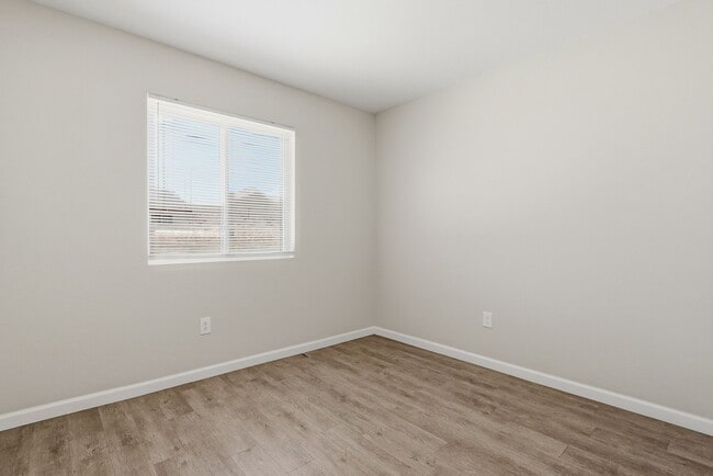 Building Photo - 8761 Lawson -