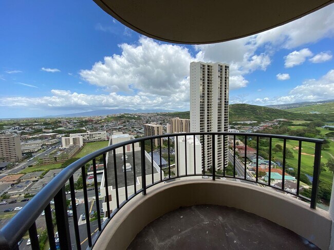 Building Photo - Horizon View Tower 2/2/1