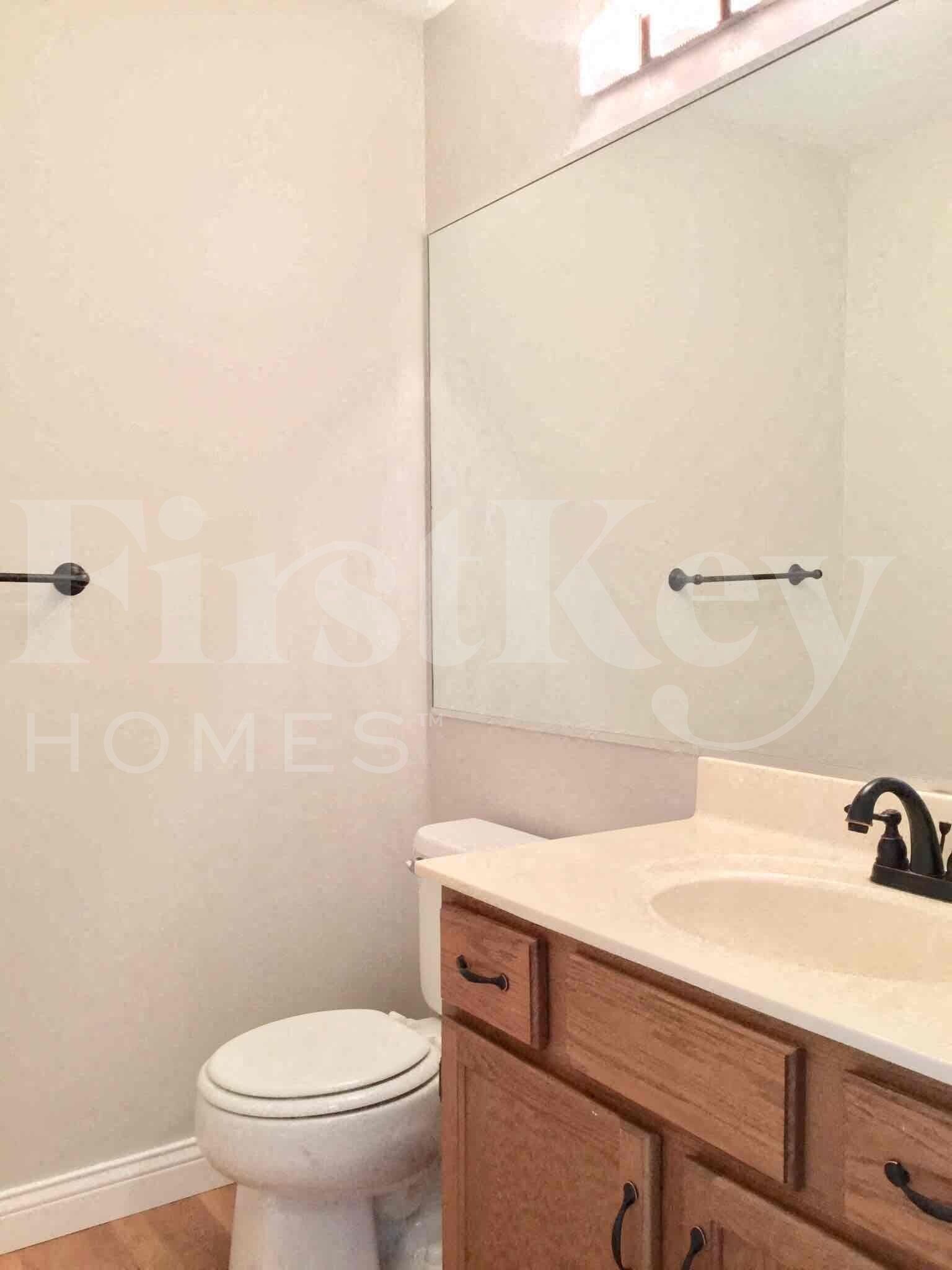 Building Photo - 8560 Elmcreek Ct