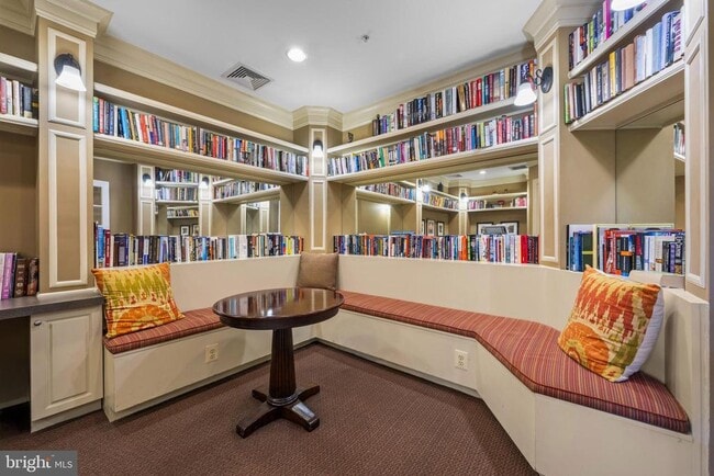 Building Photo - 556 Rhapsody Ct