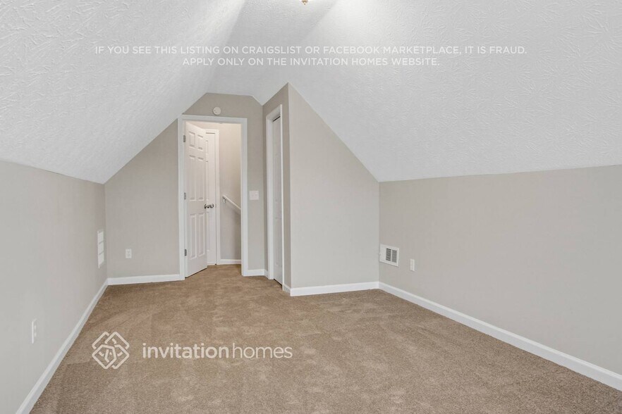 Building Photo - 4035 Hollow Springs Tr SE