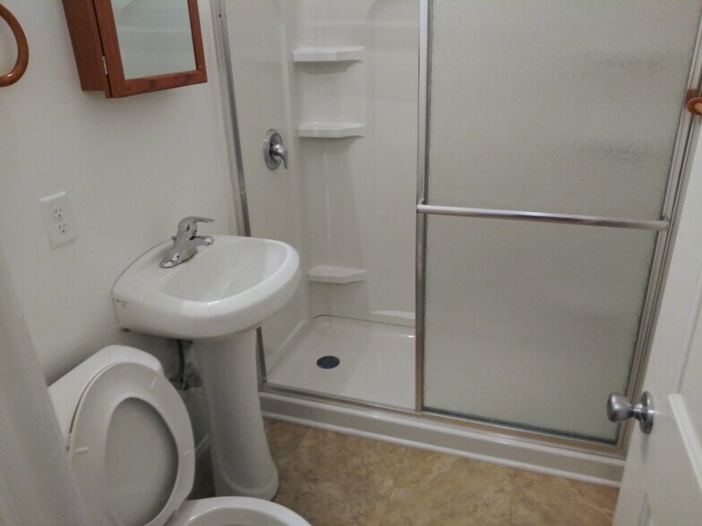 Building Photo - 3115 W 2nd St