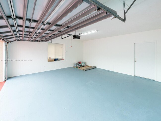 Building Photo - 10815 SW 145th Pl