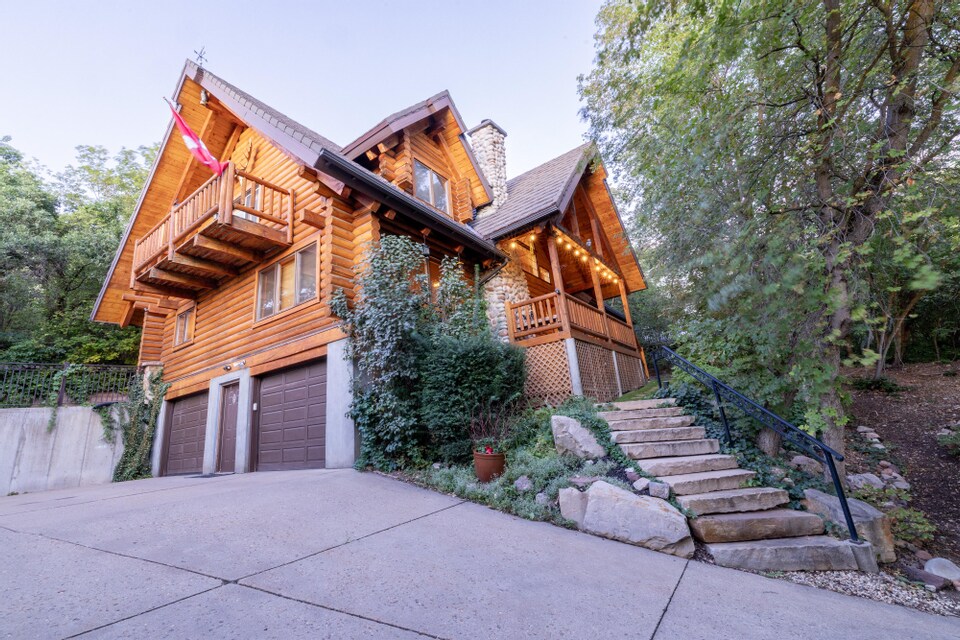 Building Photo - 1311 Canyon Creek Dr