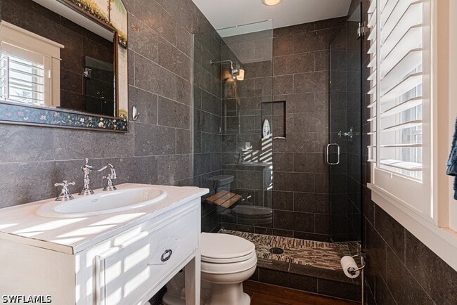 Building Photo - 287 11th Ave S