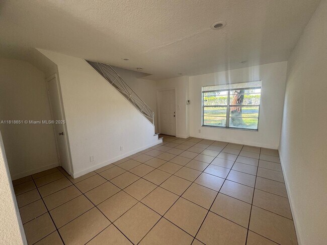 Building Photo - 4820 NW 9th Dr