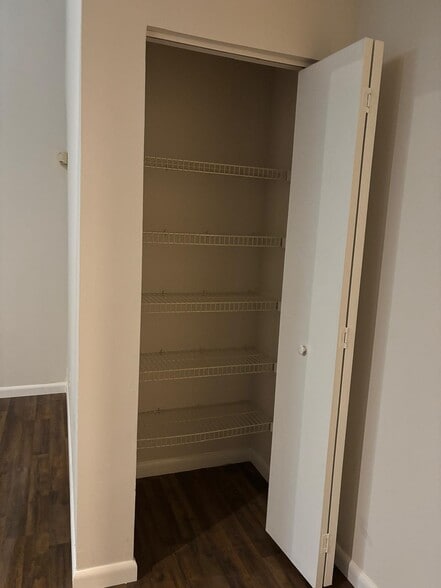 Building Photo - 1112 Windemere Ct