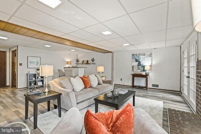 Building Photo - 5823 Berkshire Ct